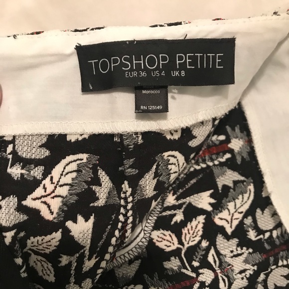 Topshop mini skirt with pockets! - Picture 5 of 6